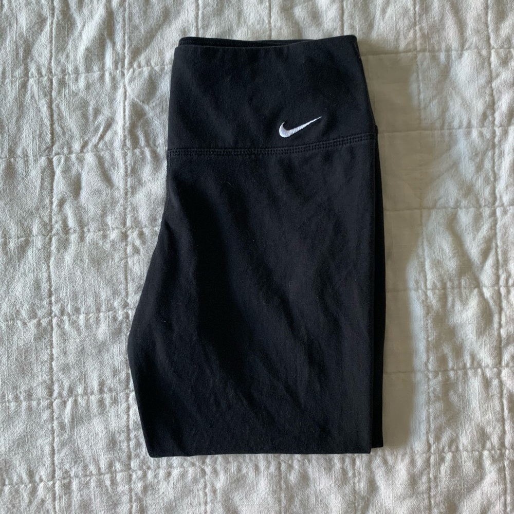 NIKE [S] Womens LEGEND Tight Fit Capri/Tights - Black